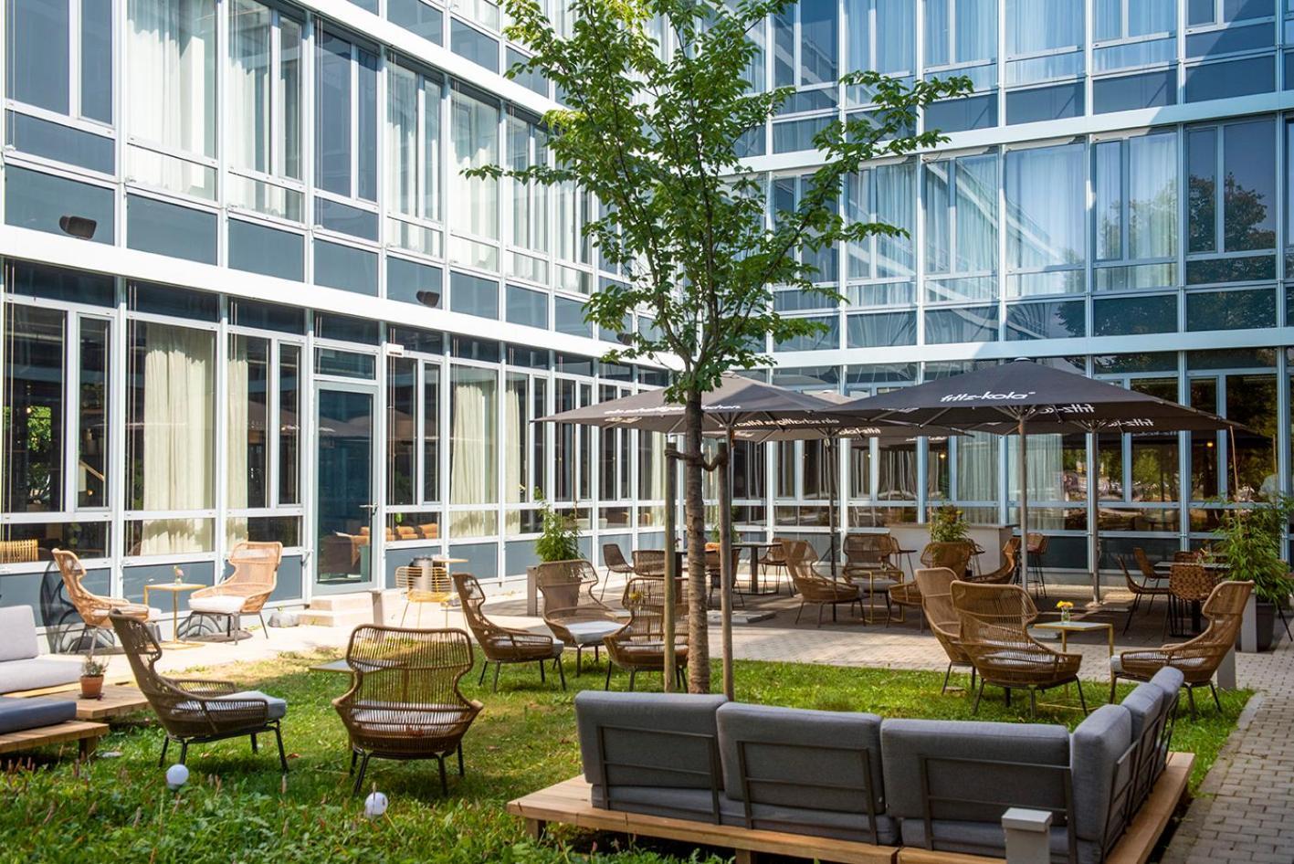 Flightgate Munich Airport Hotel, A Member Of Radisson Individuals Hallbergmoos Bagian luar foto